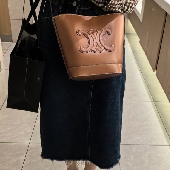 Celine Handbags - Celine Cuir Triomphe bag